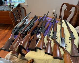 Lots of shotguns and rifles 