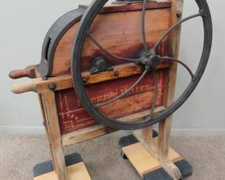 Lindsay Bro Milwaukee sheller, great stenciling