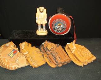 Baseball gloves