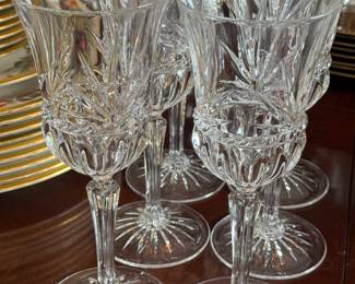  Crystal stemware 