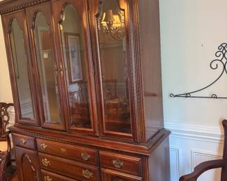 China cabinet 