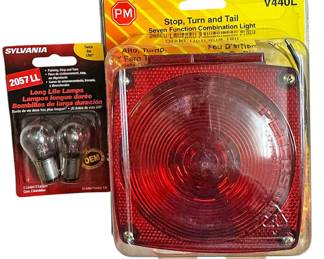 Peterson V440L Universal Tail Light
