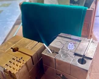 The dice cubes of the scaccommato set...these are SUPER HEAVY
