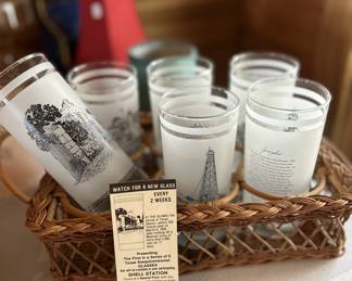 Collectible Texas monument glasses 