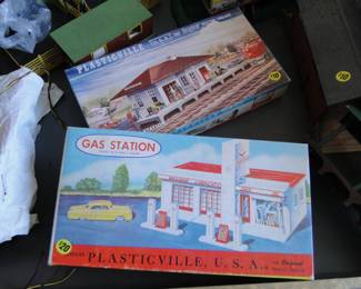Even a gas station in train town