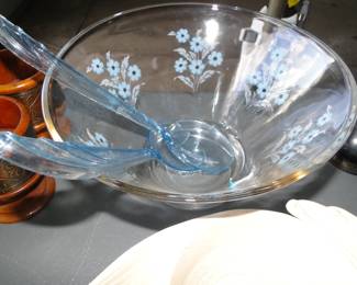 Floral salad bowl with serving pieces