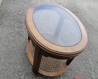 Oval table, with glass top