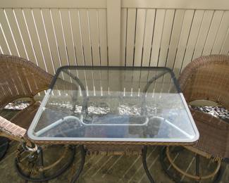 The glass top table, is simply amazing