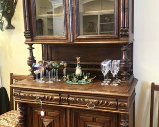 Late 1800's French hunt cupboard with original hand-poured glass