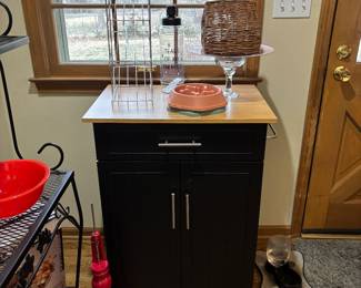 Rolling kitchen island