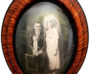 JAKA231 Antique Wedding Photo In Oval Convex Glass, Wood Frame