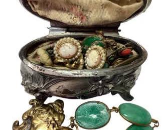 KIHE204 Antique Casket Jewelry Box With Treasures