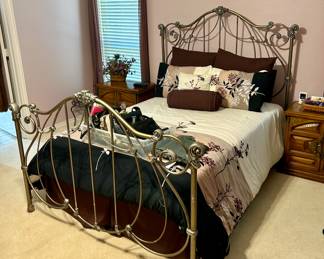 Queen Size Metal bed frame 