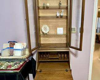 Sweet vintage secretary/cabinet 