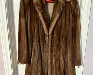 Gorgeous women’s mink coat-lovely condition 