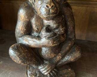 Mamma and Baby Gorilla