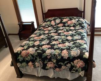 Full Size Canopy Bed