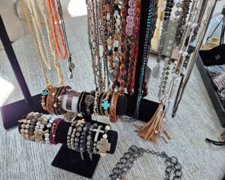 Costume and fashion jewelry 