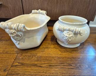Italian ceramic vessels