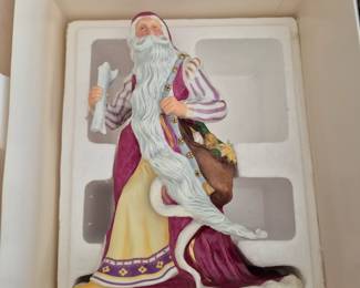 Lenox Santas in box lg