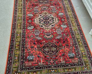 Fine hand woven rug 7'1"x4' 4.5"