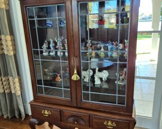 Petite china cabinet Leopold Stickley Original