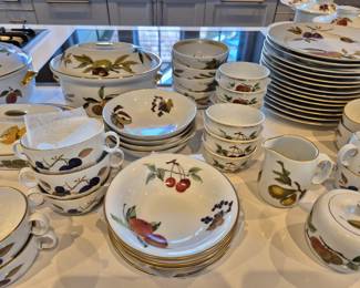 Large Evesham Gold - Royal Worcester England China set 