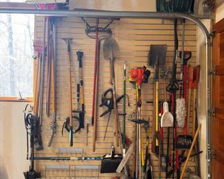 Yard tools 