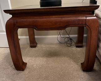 Beautiful shape end table.  Mid Century /asian style.