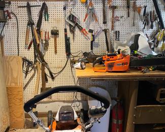 Your grandpa would be jealous of this amazing workshop 