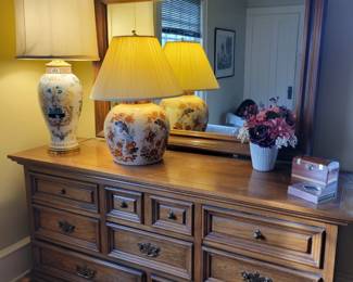 Thomasville Mirrored Dresser. 