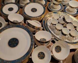 Royal Doulton China , Carlyle Pattern. 