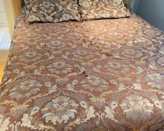 A Bernhardt Queen Size Bed with matching Dresser. 