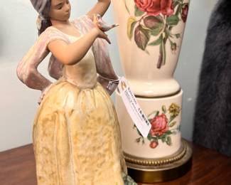 Llardo "A Bird on Hand" Figurine