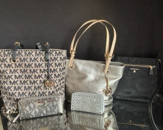 Michael Kors Jet Set Shoulder Bag Silver Bag Crossbody And Wallets