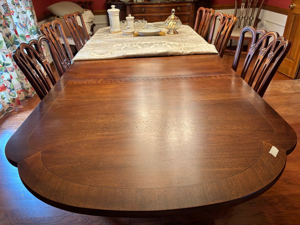 Absolutely Incredible CenturyTable and Chairs