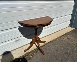 Vintage entry table