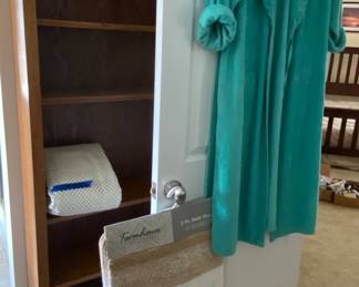 Throw rugs & carpet grips