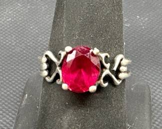 Sterling Silver & Ruby Ring Size 9, TW 3.83g