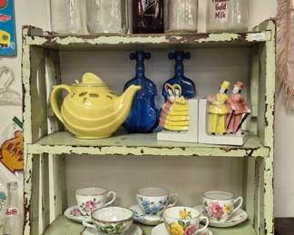 Vintage kitchen collectibles. 