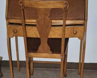 2 pcs. Writing desk w/ chair