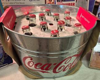 "Coca-Cola" collectibles. 2011 Coca-Cola "Party Tub"