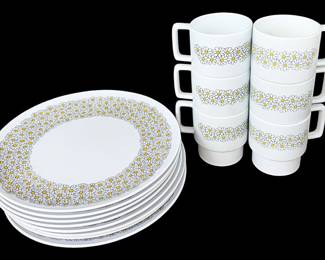 MCM Daisy Stacked Mugs Dishes