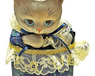 Vintage Porcelain Cat Music Box