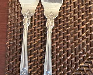 Chantilly Sterling by Gorham
Set 2 salad forks