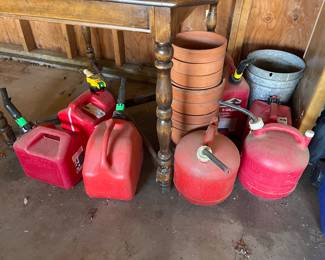 Gas cans 