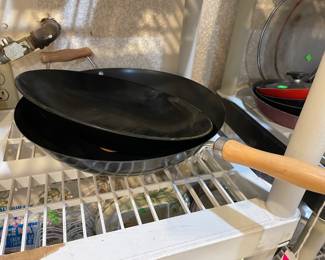 Pots and pans most new 