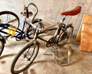 Vintage Green 1971 SCHWINN STING-RAY FASTBACK 3-SPEED STIK-SHIFT  comes with 2 sets of handlebars (rams horn and upright)