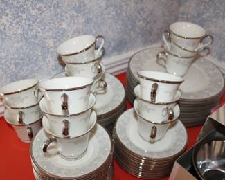 Lenox, 40-piece service for eight