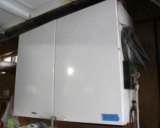 porcelain metal wall cabinet